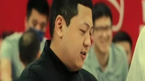 王楚钦赛后温馨鼓励观众，呼吁保持秩序